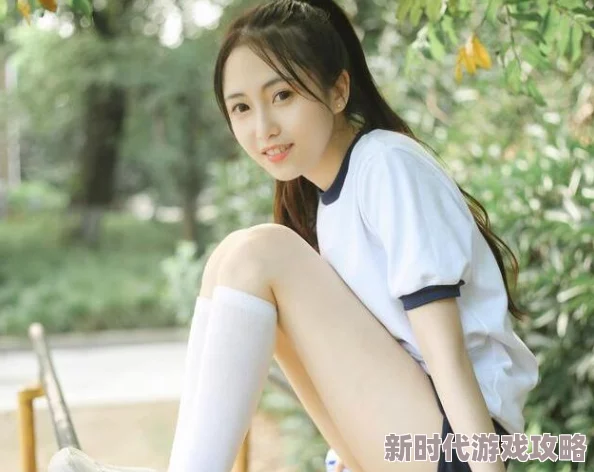 蹂躏极品白丝美腿玉足校花最近在学校举办的舞会上大放异彩，惊艳全场