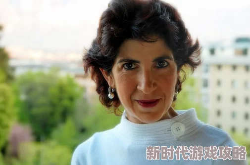 欧美性老妇毛茸茸指的是西方国家中年或老年女性体毛较多的现象，反映了不同文化对身体自然状态的接受程度