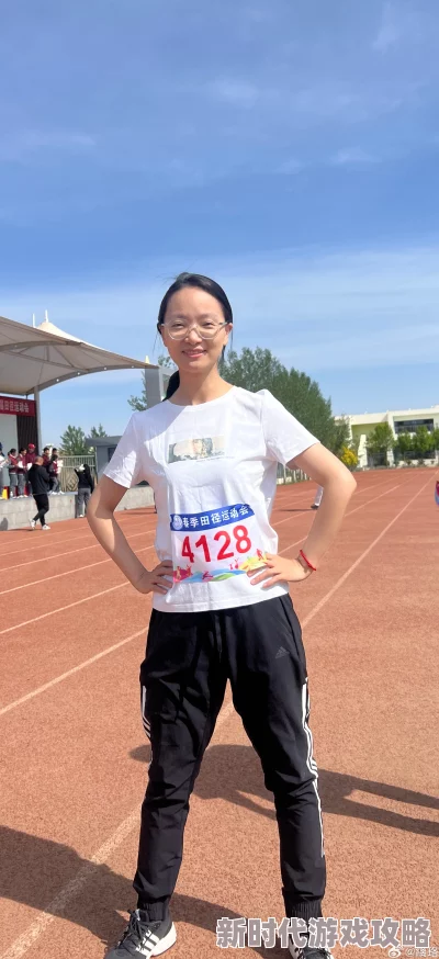 天天操天天操小明今天在学校运动会上勇夺100米短跑冠军