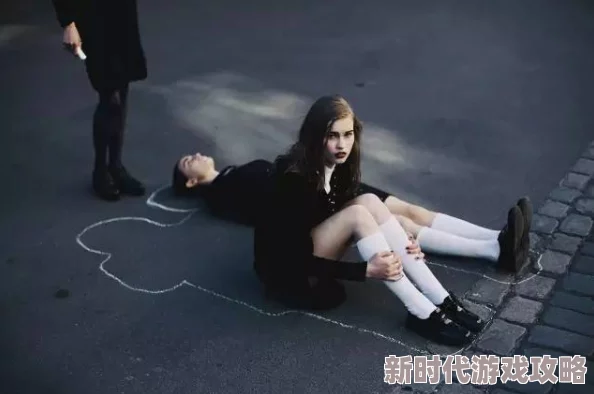 kinkyhdsm女受虐狂最近在社交媒体上分享了她的新书《疼痛的艺术