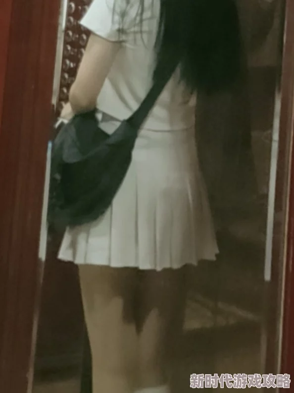 我穿短裙被同桌cao感觉好爽梦女孩