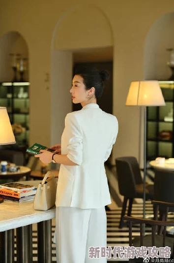 都市政府美贵妇积极向上追求梦想勇敢面对挑战实现自我价值