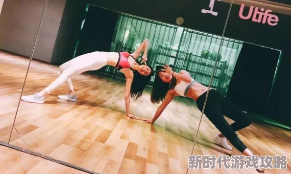密臀让我们更加自信与健康，积极锻炼塑造完美身材，展现自我魅力与风采