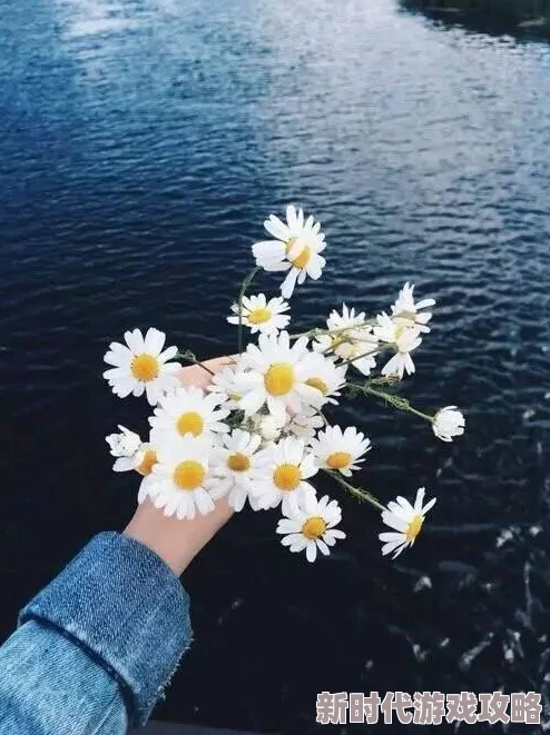 白莲花的贵妇生活积极向上，追求梦想，享受生活中的每一刻，散发自信与美丽