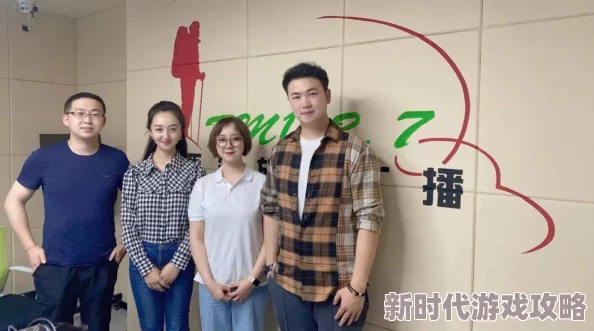 jijzzizz老师出水在线近日，jijzzizz老师在直播中分享了最新的学习技巧和经验，吸引了众多学生的关注。