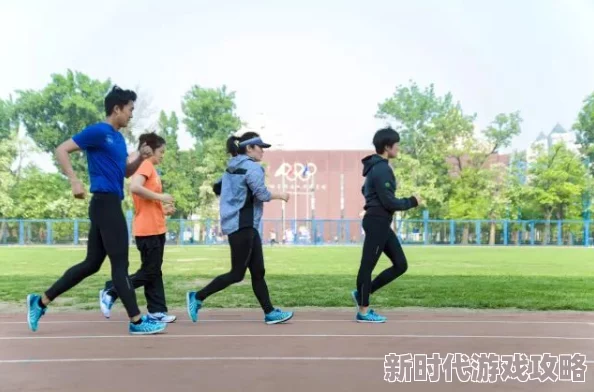 渺渺体育课夹东西跑步阿若瓦比女校第二季追求梦想勇敢前行成就更好的自己