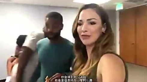 黑人大鷄巴XXX高湖电影画面模糊，剧情混乱，演技尴尬，浪费时间，毫无价值