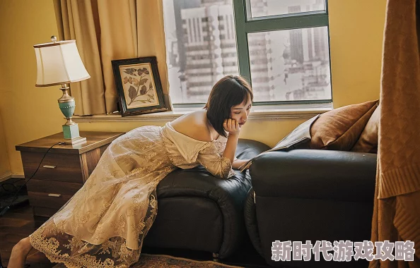 私房摄影h文听说摄影师和模特拍完后在一起了还养了只猫