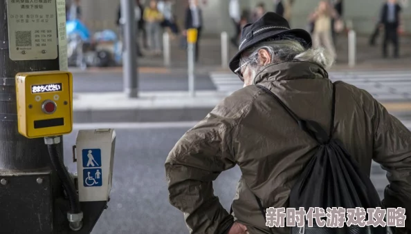 60多岁镖客奶奶身手矫健送快递二十年风雨无阻成网红