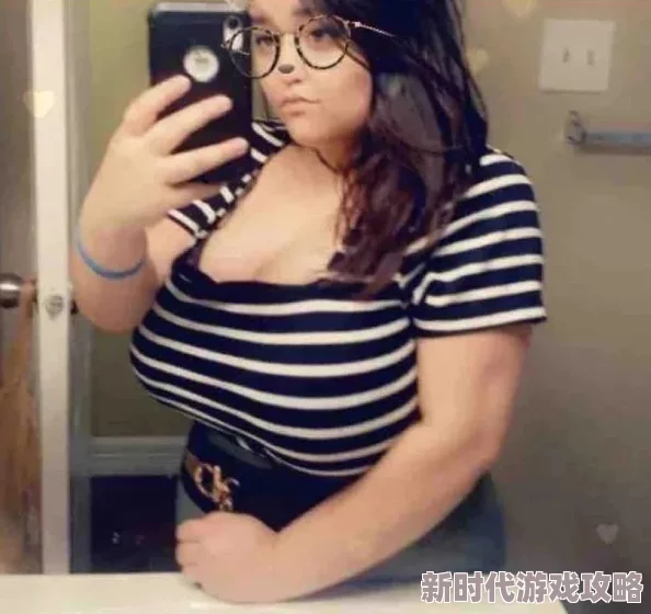胸大的姑娘高清观看网友称画面清晰度高身材好