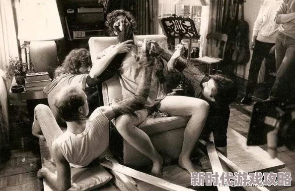 欧美伦理三级据说主演们片场关系复杂引发多角恋疑云