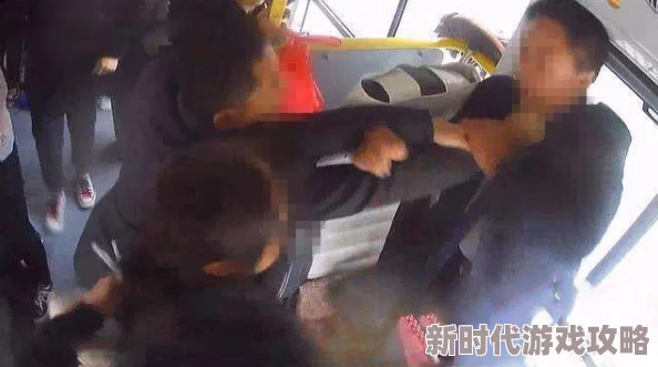 公车上疯狂高潮呻吟摸揉曝光视频疯传网络引发众怒警方已介入调查