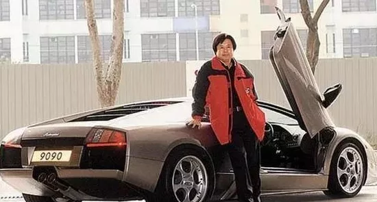 前男友他爸高黎竟是神秘富豪低调出行只开百万豪车