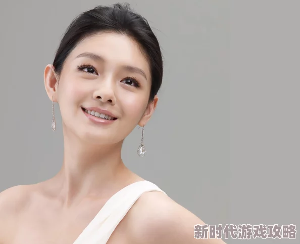 林熙蕾大尺度捏胸吃胸的视频网友称：假的吧？P图痕迹明显，这也太离谱了