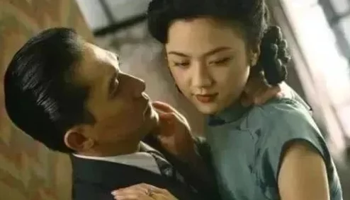 《色戒》在线观看画面精美演技出色但部分情节略显冗长