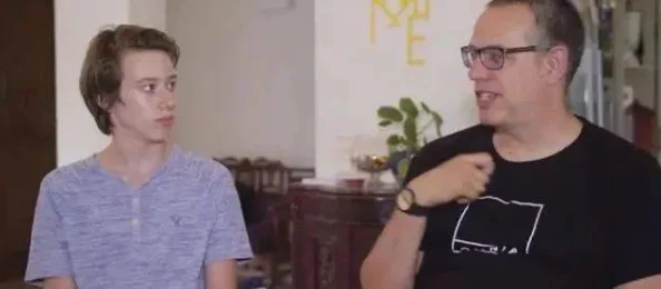 好大很深好猛用力要男男据传是某论坛流出的未证实视频截图引发网友热议