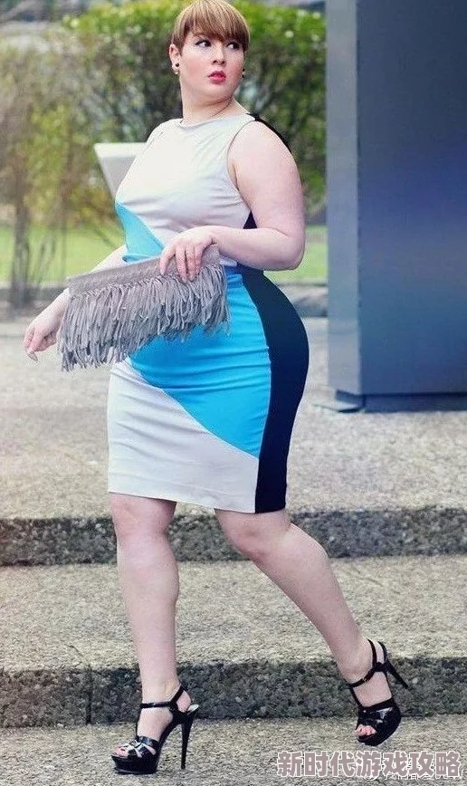 巨大人乳BBwBBw为何备受追捧因为它满足了特定人群对母性形象的特殊情感