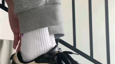 白袜少年被绑脱裤玩j的背景故事为什么禁忌话题的展现引人关注为何让人难以抗拒 白袜少年被绑脱裤玩j的背景故事为什么禁忌话题的展现引人关注为何让人难以抗拒