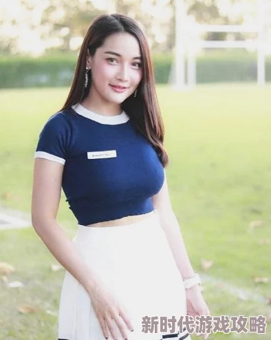 美女露胸为什么带来流量为何迎合市场需求展现独特