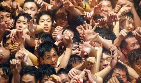 日本无遮挡裸光屁股打屁屁为何让人产生兴趣因为它可能反映了人性的某些隐秘心理