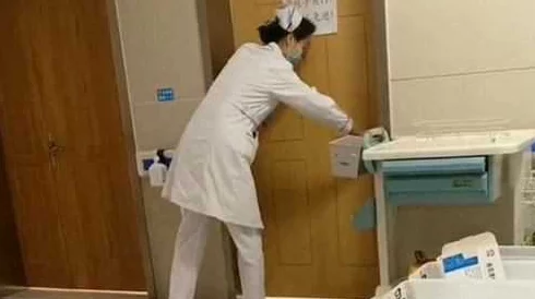 偷看20位护士撒尿为什么让人产生幻想为何满足内心阴暗面