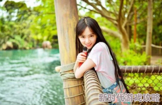 为何备受关注《白丝校花 扒开美腿甜美电影》可能是因为它满足了人们对青春爱情的幻想