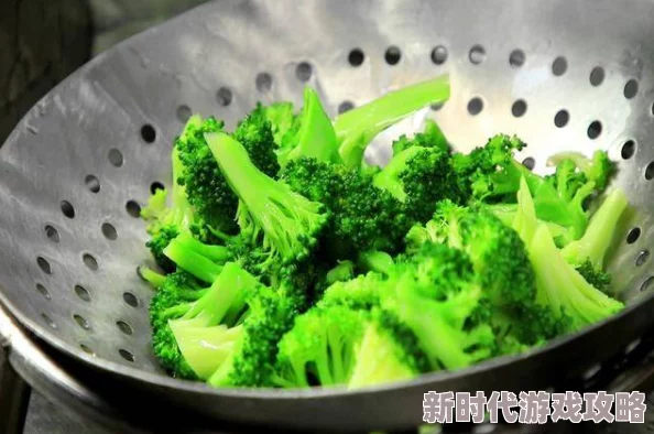 2025年热门健康轻食：黑暗料理王创意西兰花土豆泥，马铃薯西兰花新吃法
